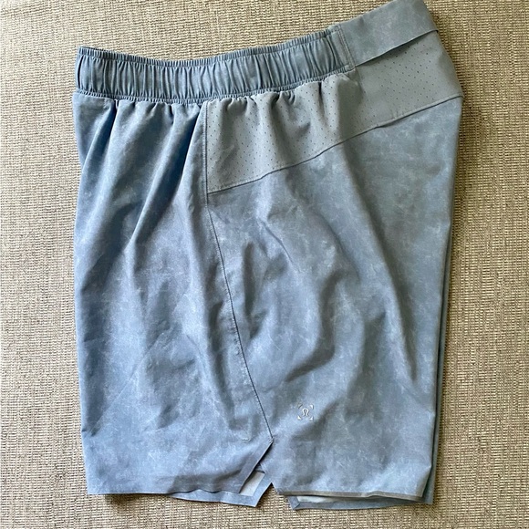 Lululemon Blue Surge‎ Shorts Size S - Picture 1 of 9